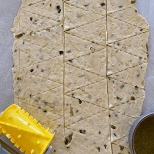 Sourdough discard crackers with Jalapeno Cheese