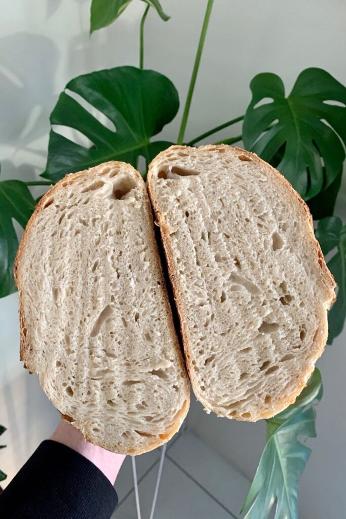 https://www.pantrymama.com/wp-content/uploads/2021/11/HOW-TO-SLICE-SOURDOUGH-BREAD-4-683x1024.jpg