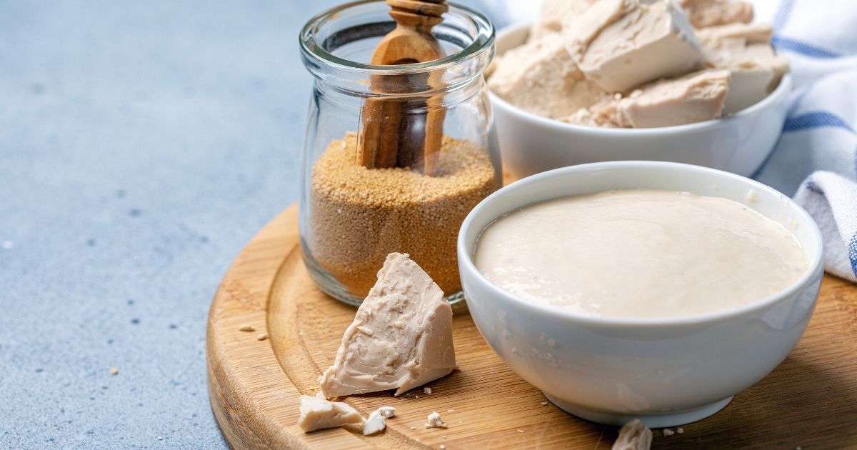 Yeast vs Sourdough Starter What's The Difference? The Pantry Mama