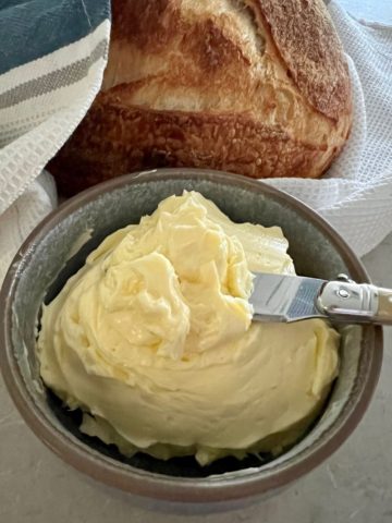 HOW TO MAKE CULTURED BUTTER AT HOME