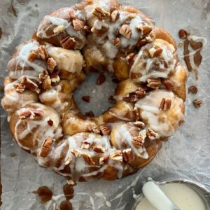 SOURDOUGH DISCARD MONKEY BREAD WITH CINNAMON SUGAR AND VANILLA ICING