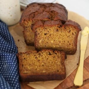 Sourdough discard pumpkin spice bread - recipe feature image