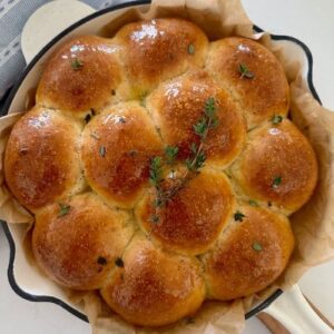 SOURDOUGH SKILLET ROLLS - RECIPE FEATURE IMAGE